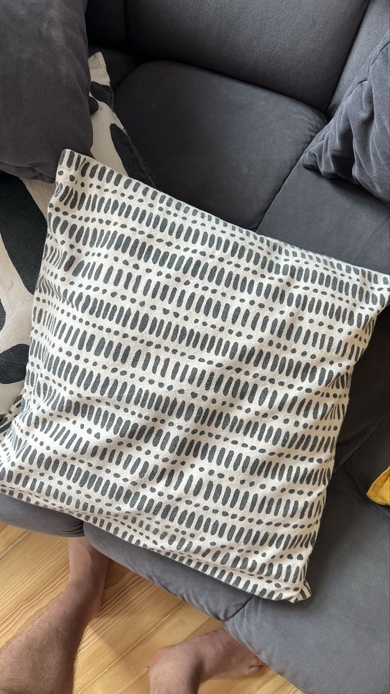 Poszewki na poduszki (42x42)  8 sztuk