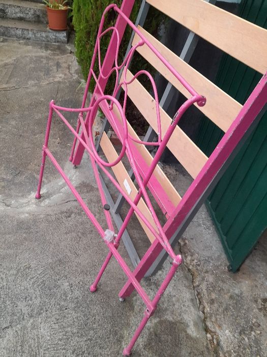 Cama de ferro antiga