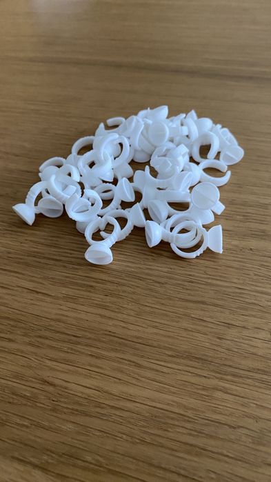 Pack 50 anéis para cola de pestanas com divisória