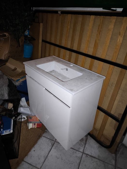 Movel de casa de banho com lavatório