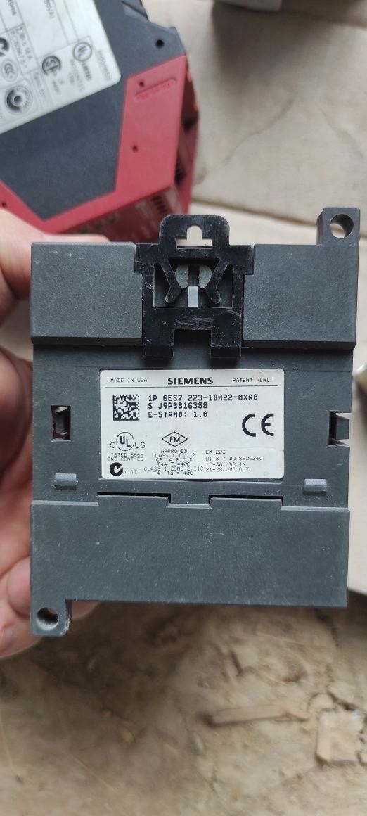 модуль розширення Siemens SIMATIC S7-200 EM 223 DC/DC з артикулом 6ES7