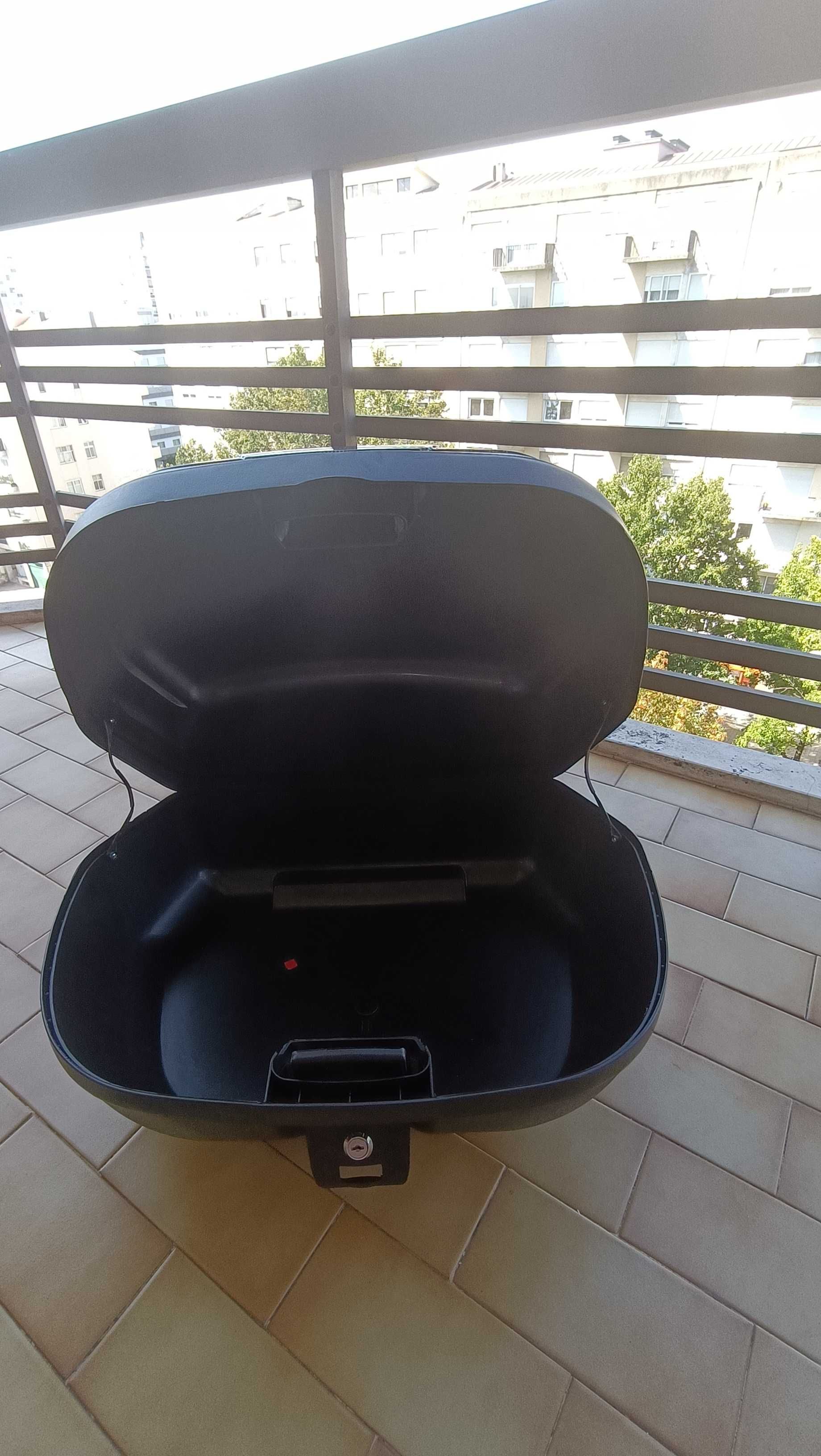 Topcase 45 Litros Pro Tork Refletor Fumê em Ótimo Estado