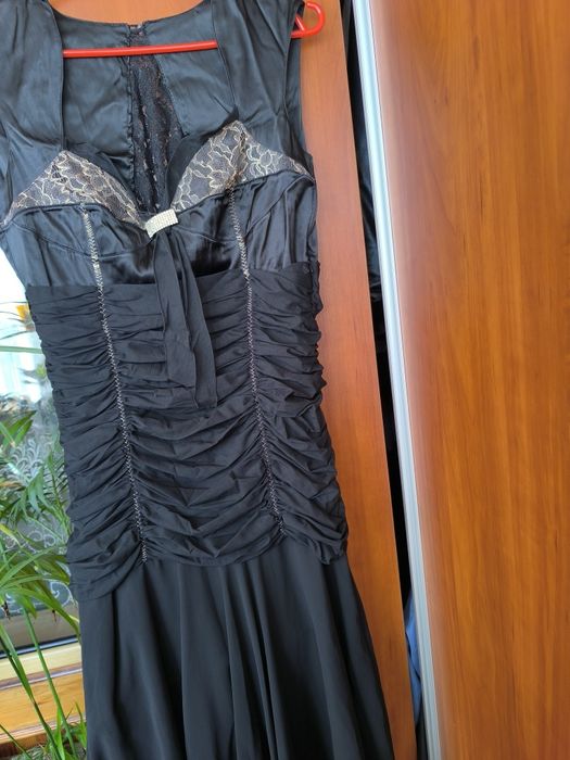 Продам платье женские нарядные