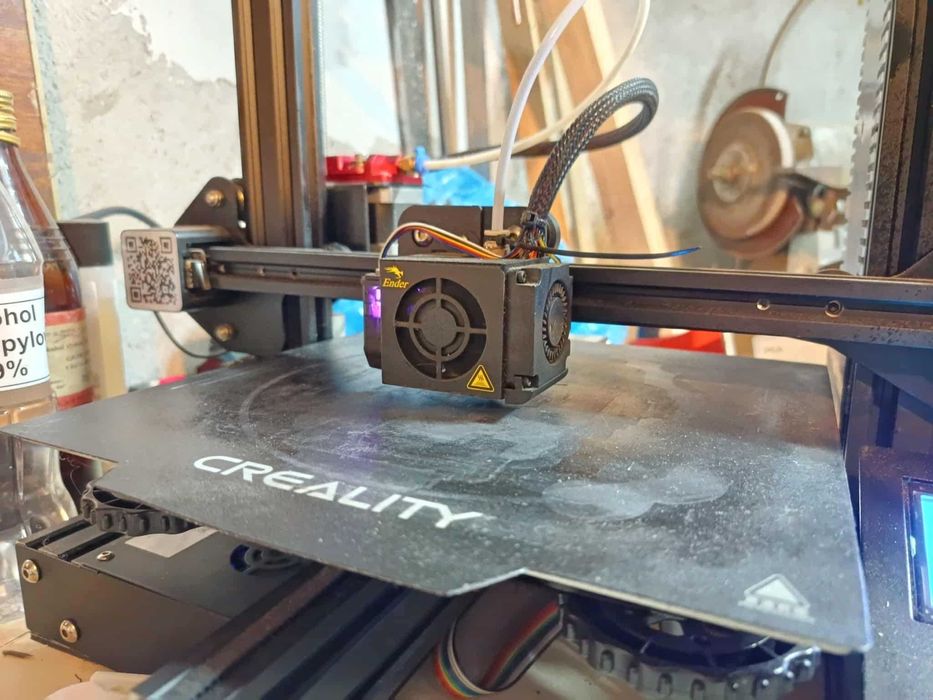 Drukarka 3D Ender 3 z modyfikacjami