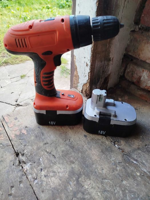 Продам шуруповерт акумуляторний