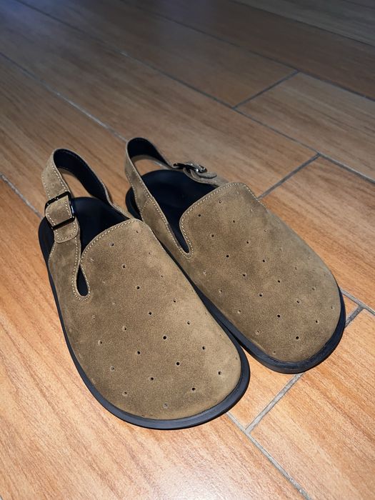 Замшевые клоги.