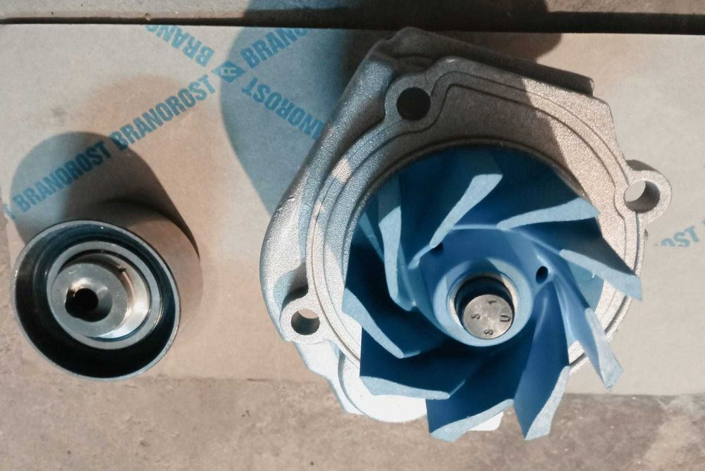 SKF VKMC 02206-2 Bomba de água + kit de correia dentada