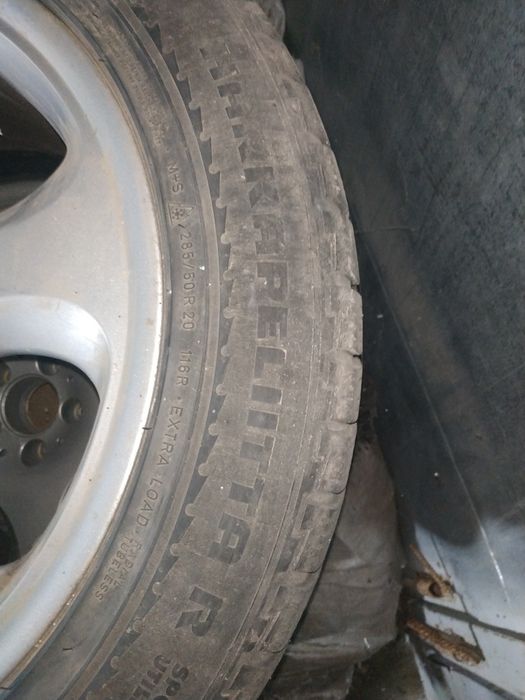 Продам зимову гуму nokian hakkapeliitta 285/50R20