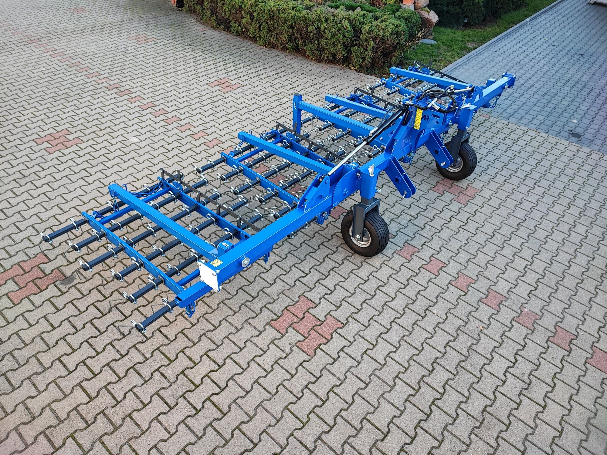 Brona chwastownik aktywator APC600, ochrona środowiska aerator