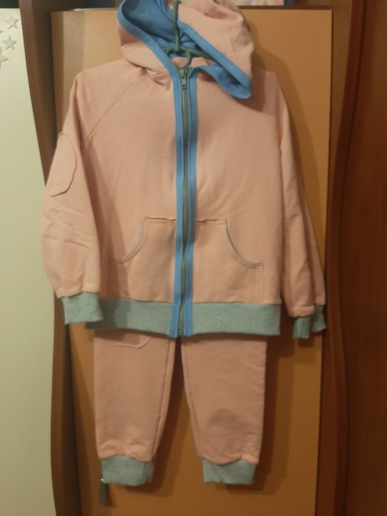 Костюм спортивный