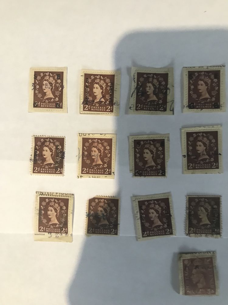 Продаються поштові марки Англії