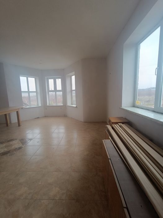 Продається добротний будинок майже готовий до проживання