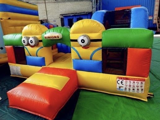 Na sprzedaż Dmuchaniec dla dzieci Minionki z kompletem dokumentow nowy