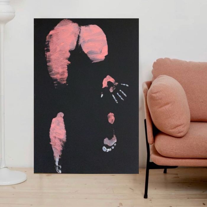Полотно з відбитком тіла • відбиток попи • отпечаток на холсте • руки