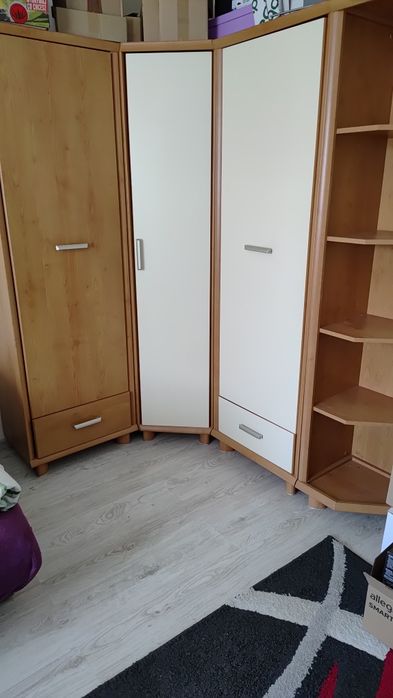 Komplet mebli z komodą. Polecam