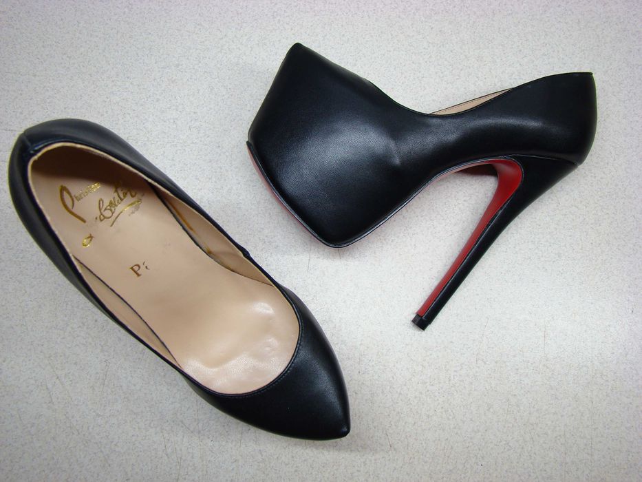 Christian Louboutin r.37 czarne szpilki z czerwoną podeszwą nowe