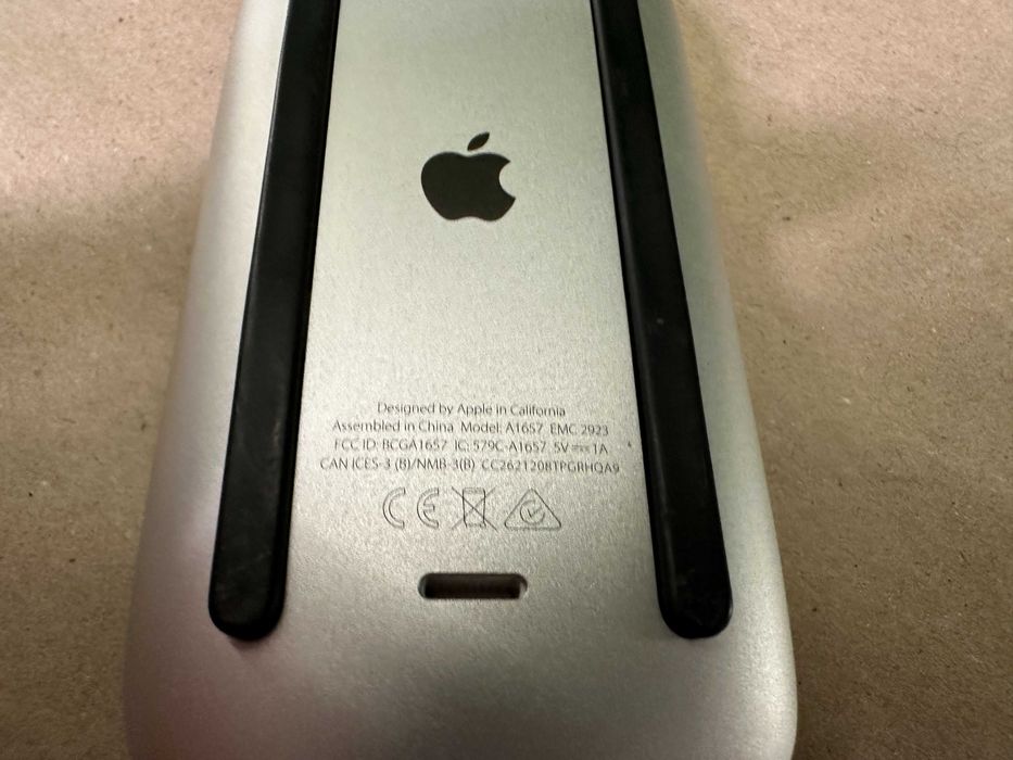 Оригінальна бездротова мишка Apple Magic Mouse 2 A1657 Lightning біла