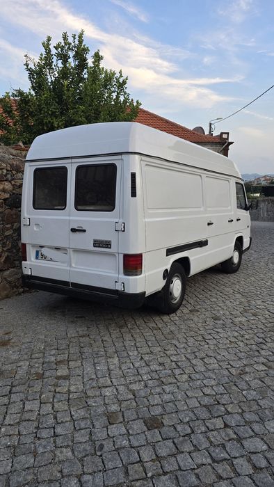 Mercedes MB 100D