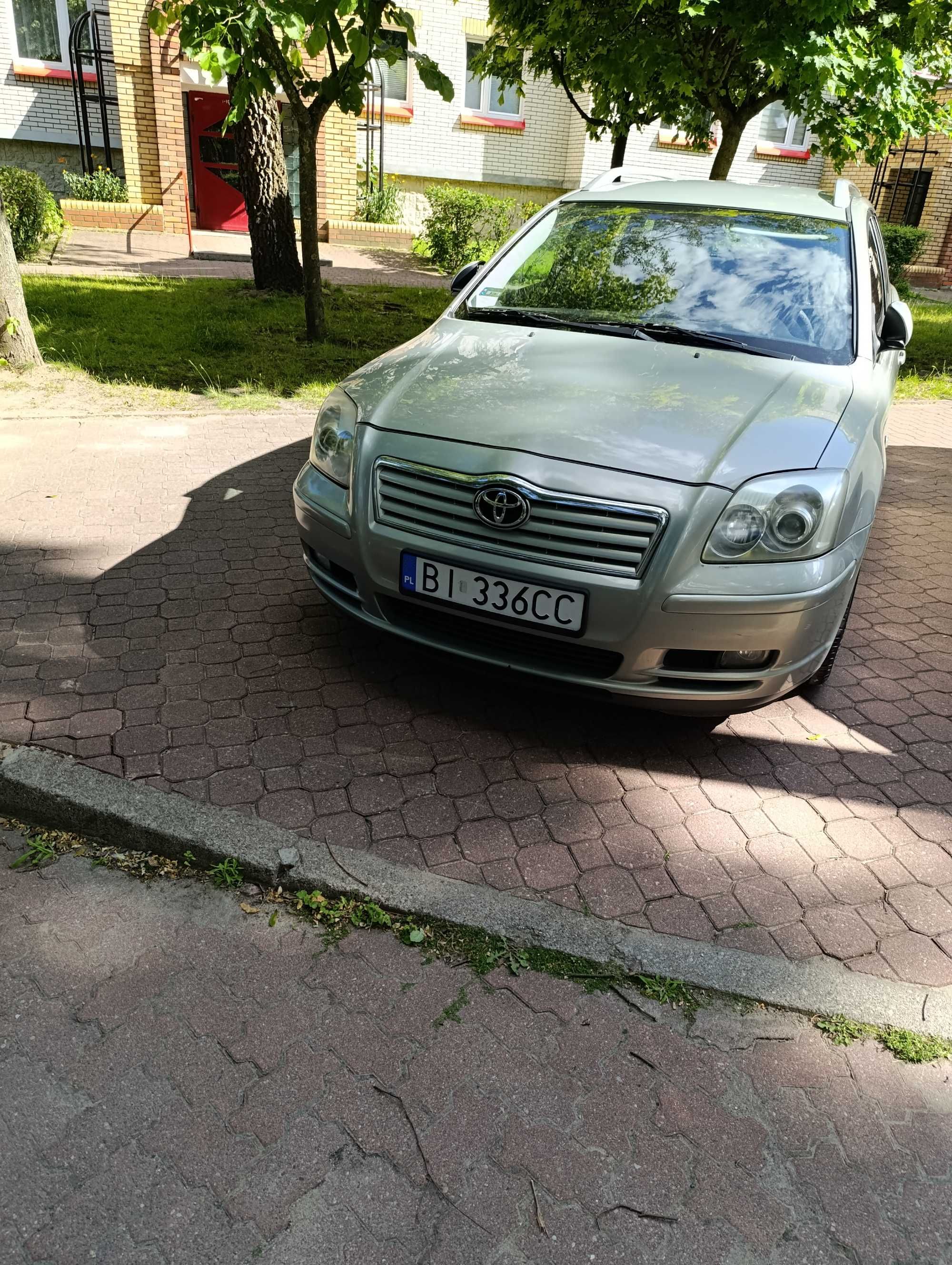 Toyota Avensis 1.8 benzyna