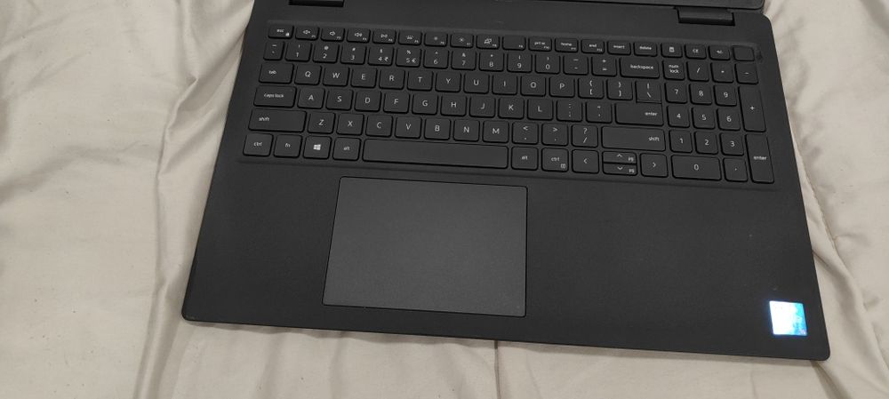 DELL Latitude Core i5 11gen/16/512