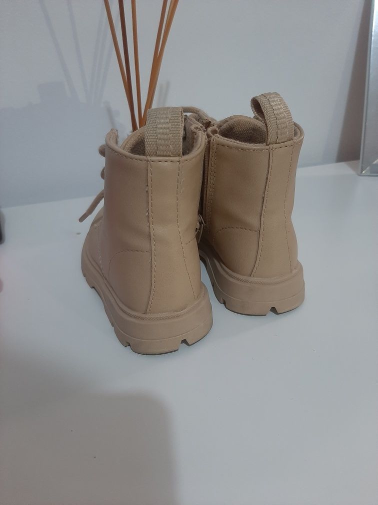 Botas Zara beje menina