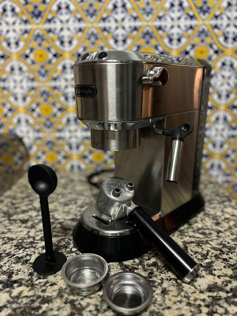 Vende-se máquina de café  marca Delonghi