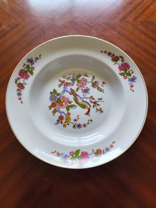 Serviço de porcelana para 10 pessoas