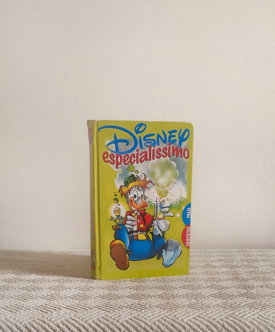 Várias coleções de livros Disney