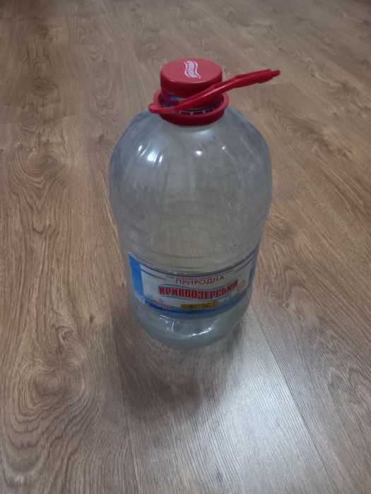 Пластиковые бутылки - 5л, 6л, 9л.