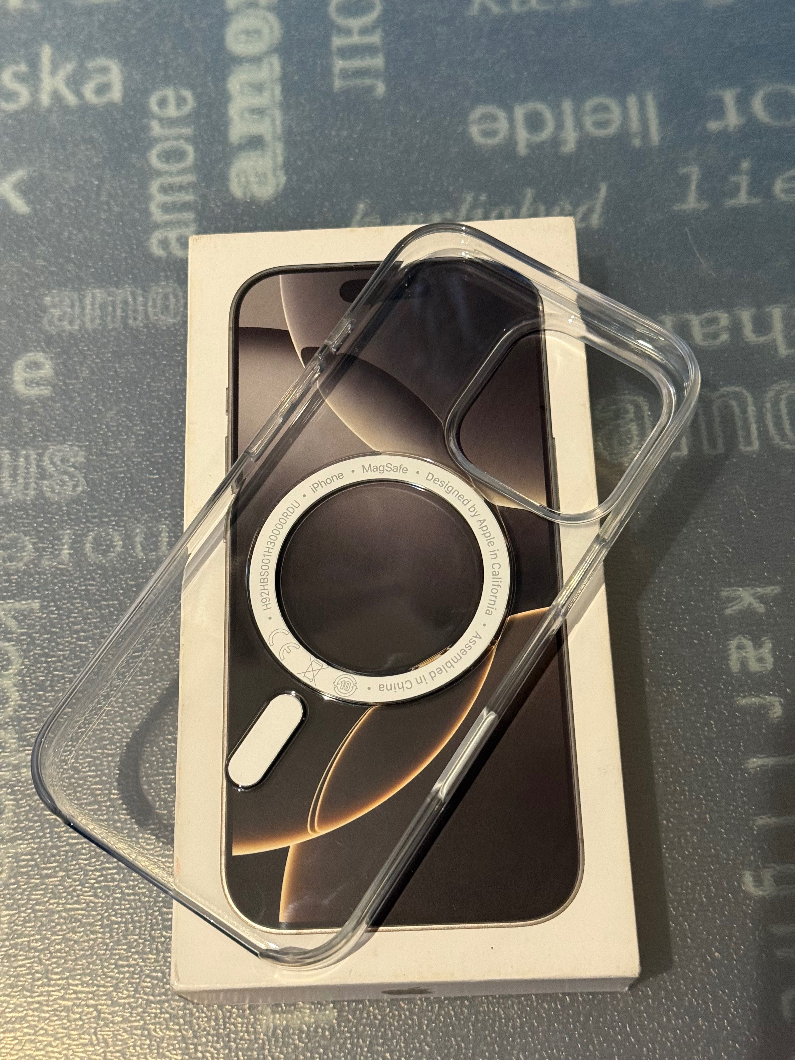 Capa APPLE para iPhone 16 Pro ORIGINAL