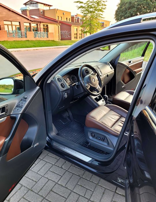 Volkswagen Tiguan      2015