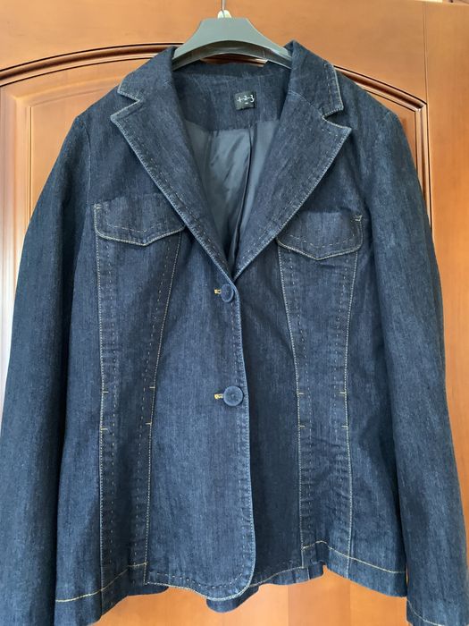 Продаю джинсовий піджак жіночий темно-синього кольору