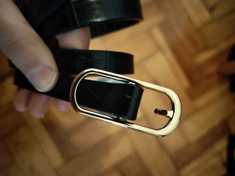 Cinto preto tipo pele