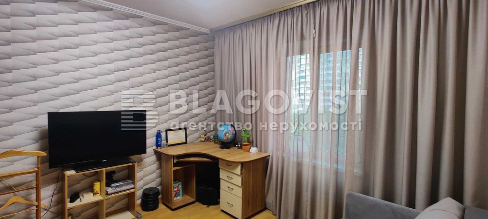 Продаємо затишну 3кім.квартиру в Деснянському р-ні Марини Цвєтаєвої 12