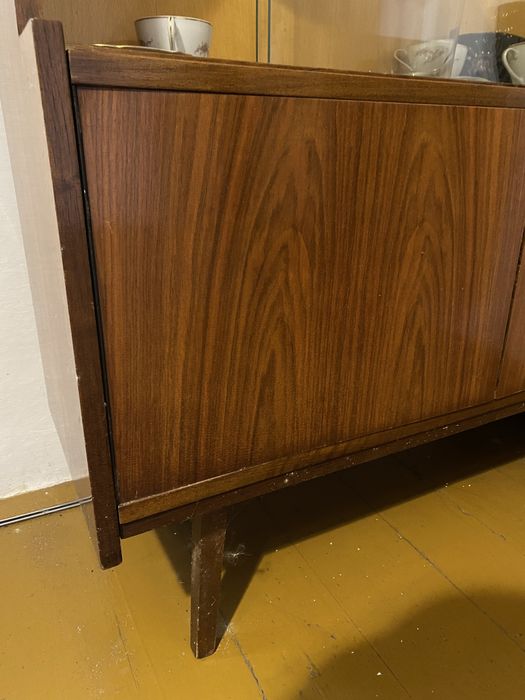 Szafka kredens witryna mebel PRL przeszklona meblościanka drewno brąz