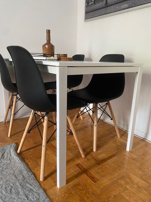 Vendo mesa branca de jantar