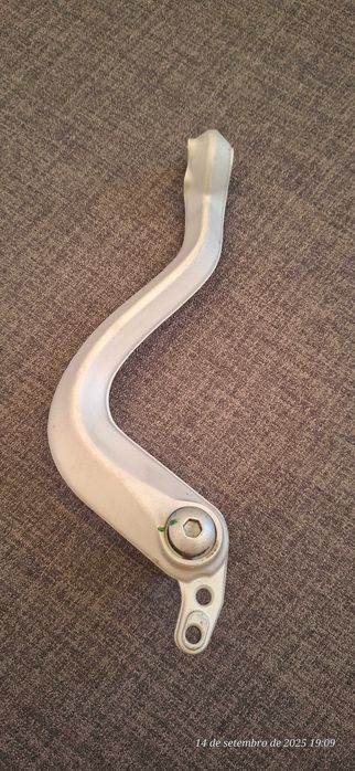 Pedal travão traseiro UM DSR 125
