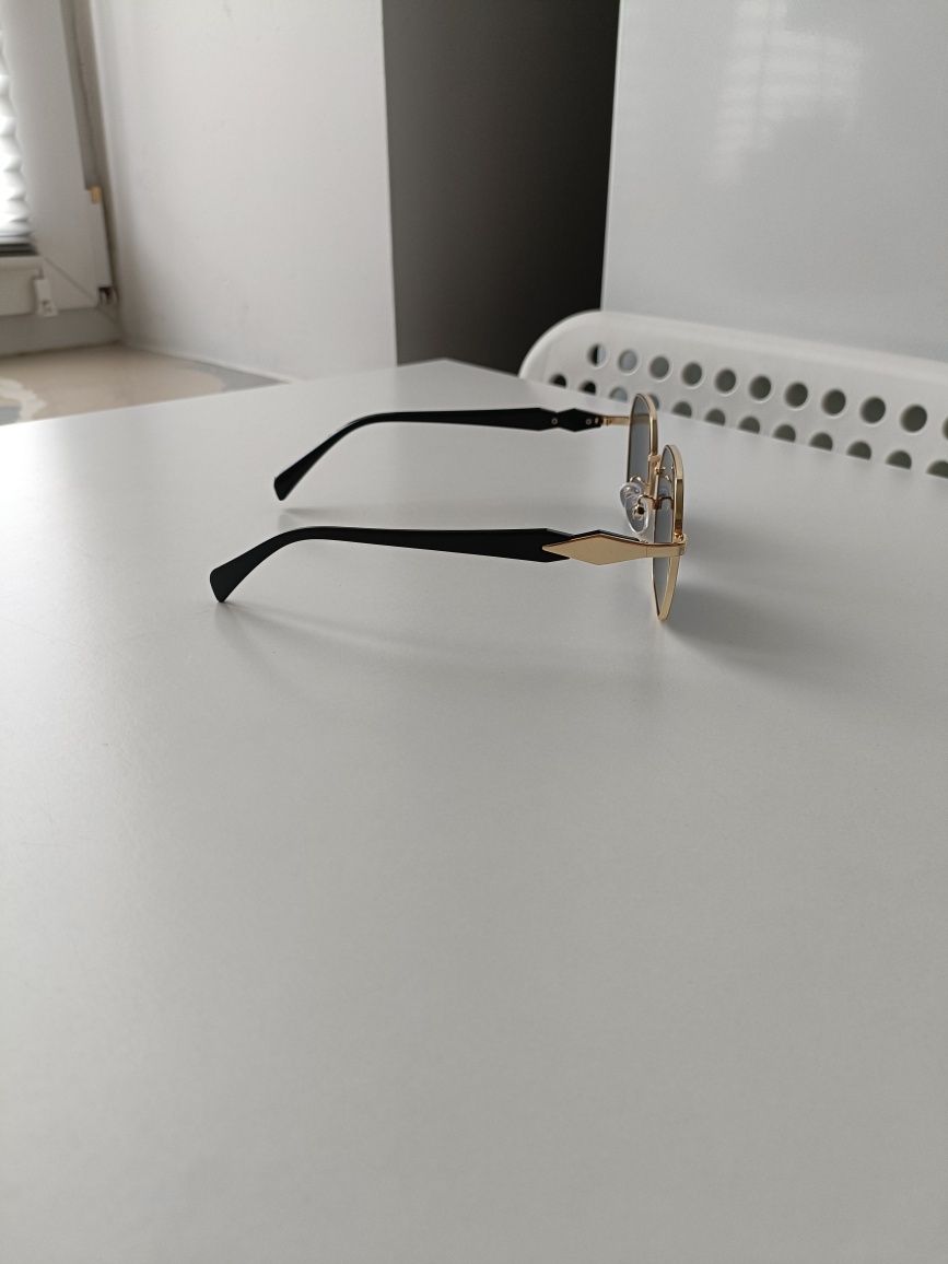 Nowe okulary przeciwsłoneczne czarno złote