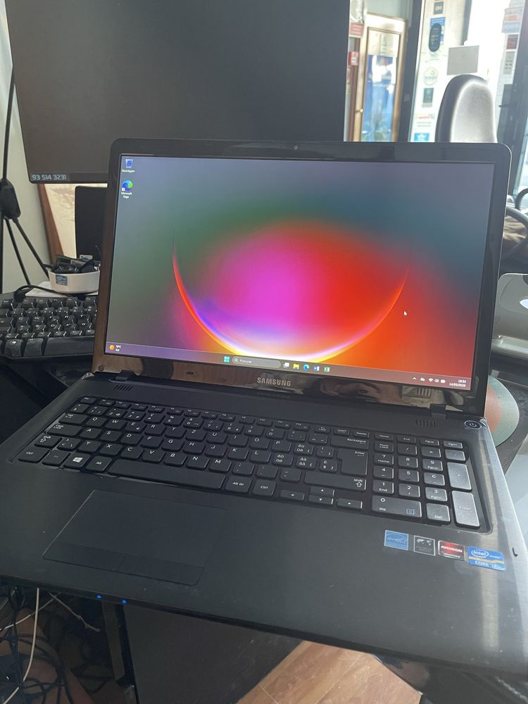 Samsung core i7 17”