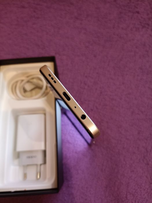 OPPO Reno 7  16/128   (8+8)