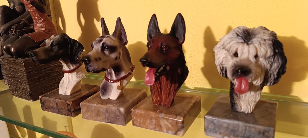 Estatuetas cabeça cão
