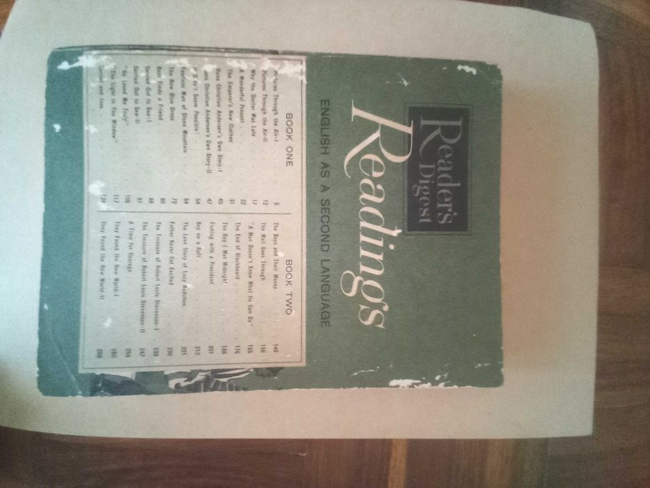 Vários livros 4€  e 3€ para desocupar gaia