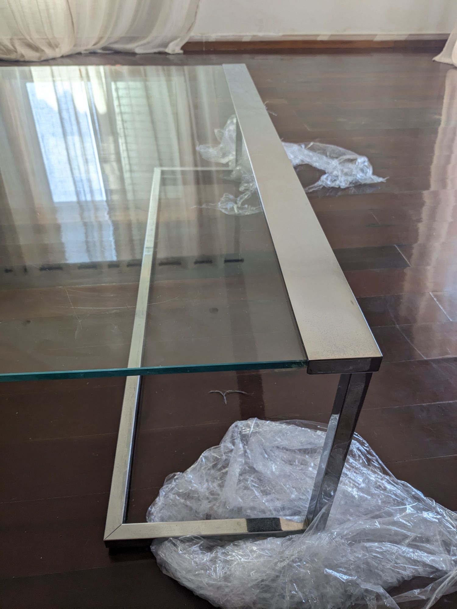 Mesa de centro de vidro