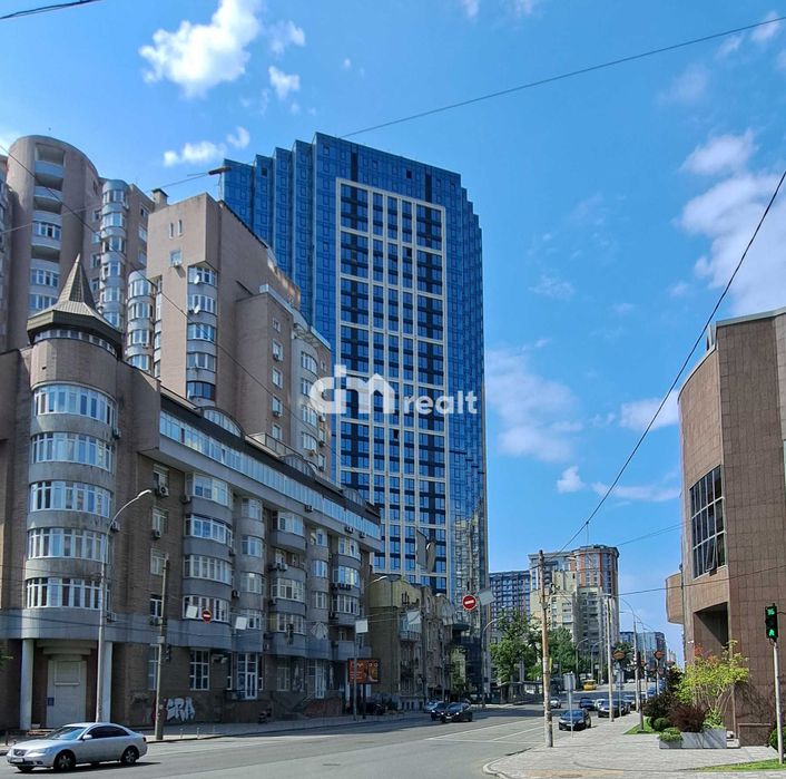 Паркінг в підземному паркінгу, Антоновича, 136