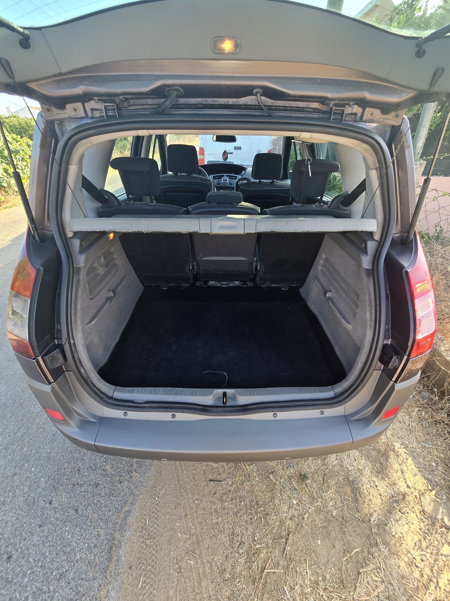 Renault Scénic 1.5 dCi 100cv – 129.000 km | Ar Condicionado