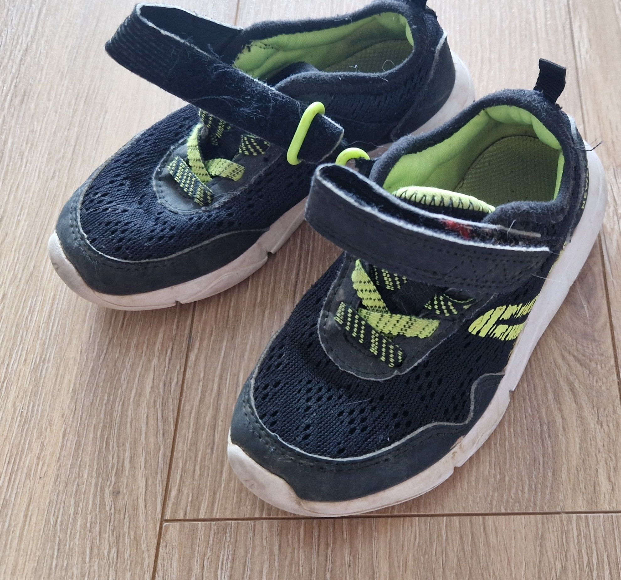 Adidasy decathlon r 28