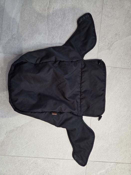 Ochraniacz / ocieplacz na nogi do wózka Petite&Mars stan BDB