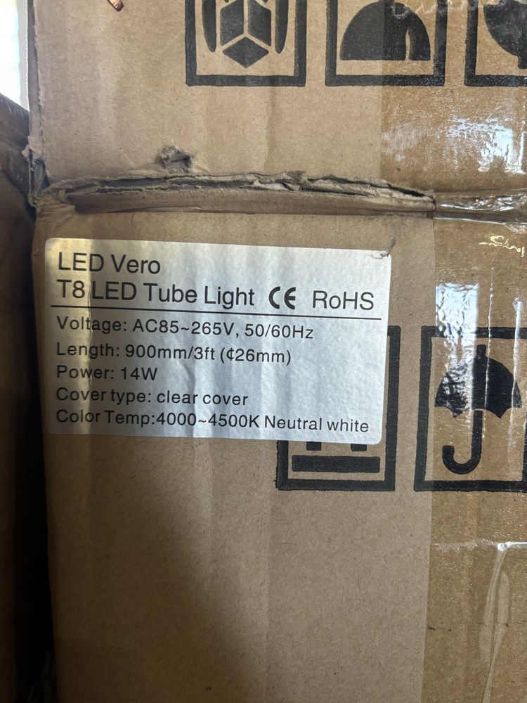 Hurtowa sprzedaż paneli, lamp, świetlówek sufitowych LED
