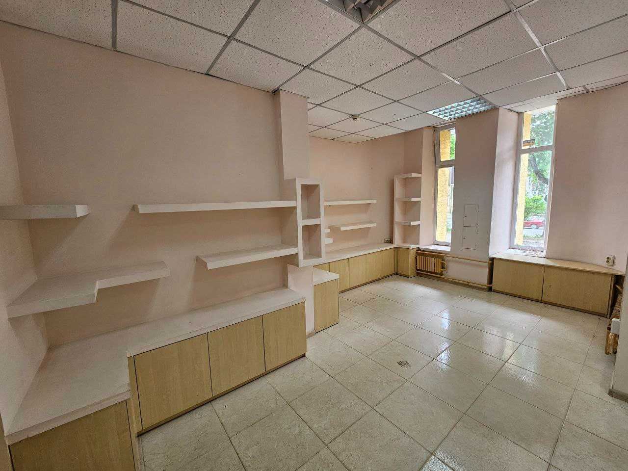 Оренда приміщення на пр. Злуки