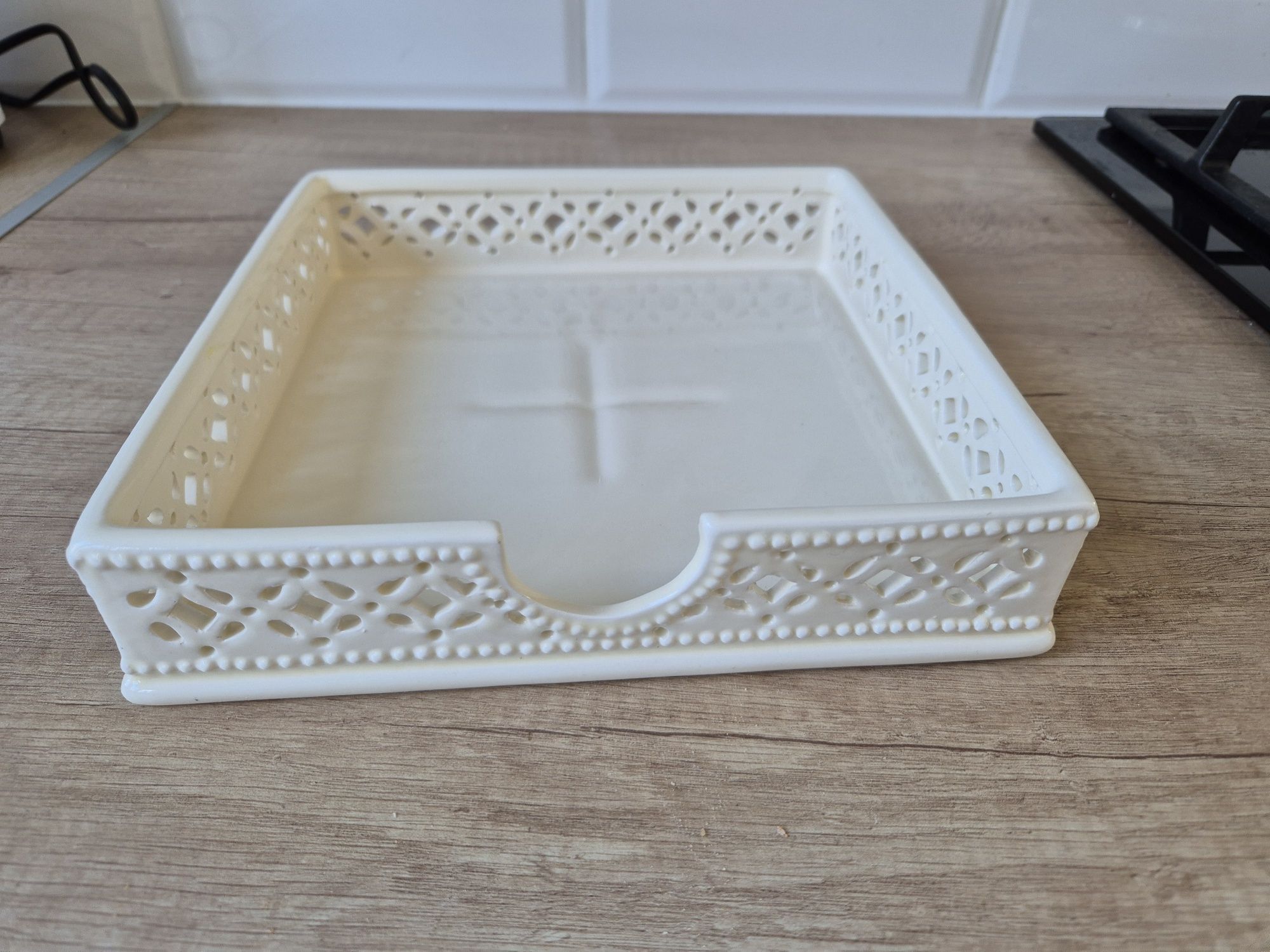 Ceramiczny pojemnik na serwetki